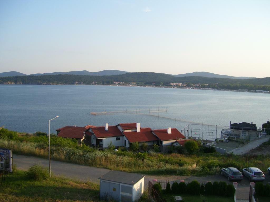 Safo Apartments And Rooms Sozopol Ngoại thất bức ảnh